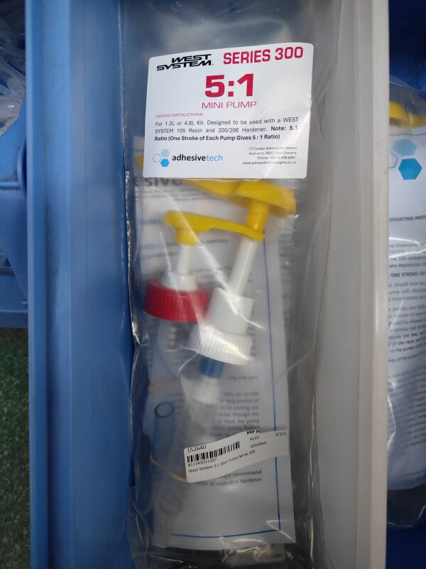 West System 5:1 Mini Pump Series 300