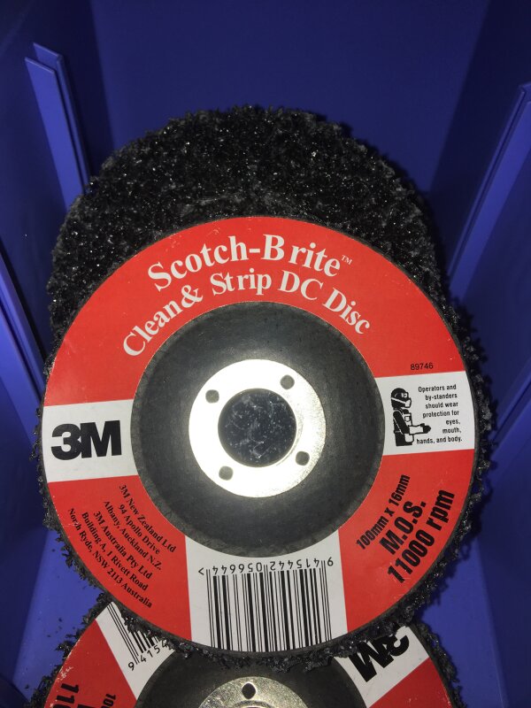 3M DEPRESSED CENTRE DISC 100 X 16MM RAPID STRIP BLACK