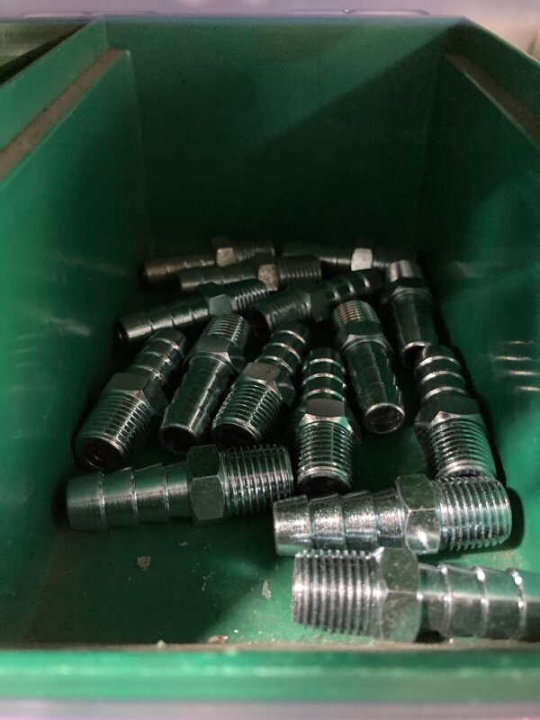 CONNECTOR HOSE 1/4