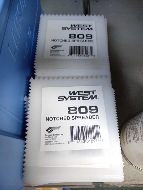 WEST NOTCHED GLUE SPREADER 809 EACH