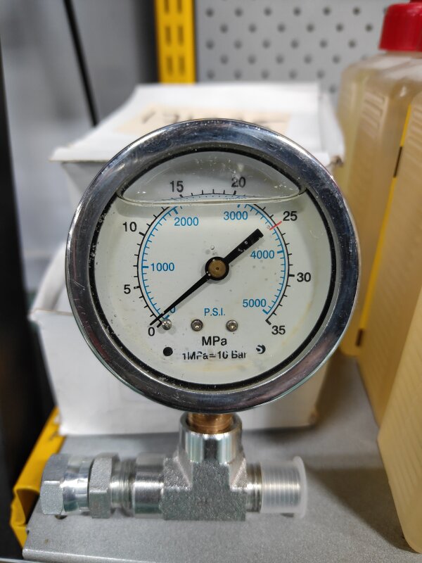 ST Pressure Gauge