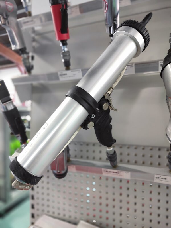 3M Universal Pneumatic Gun 8993 Splatter