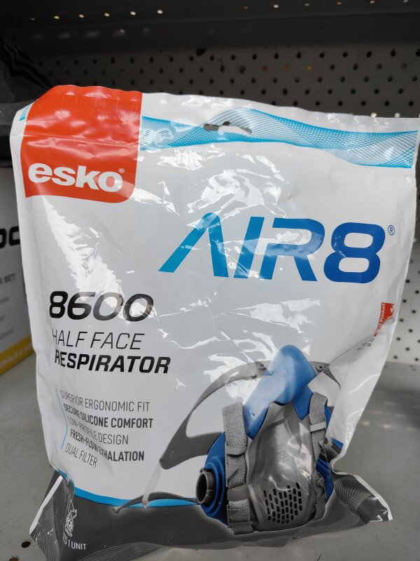 ESKO AIR8 HALF FACE RESPIRATOR 8600